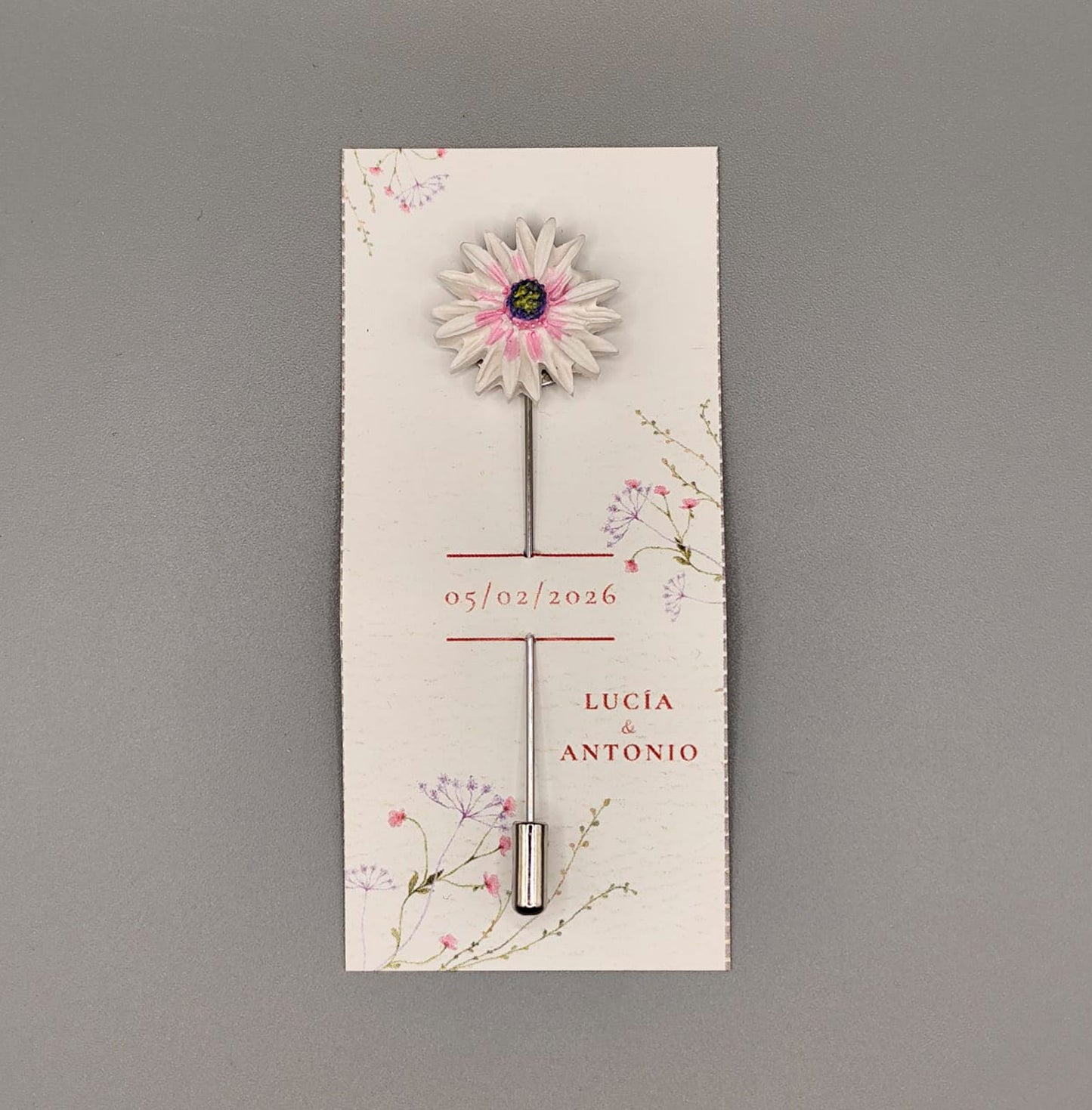 Alfiler de boda con flor de resina pequeña pintada a mano