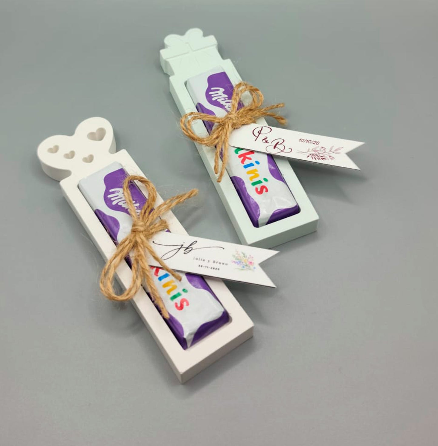 Detalle dulce de resina con mini barra de chocolate